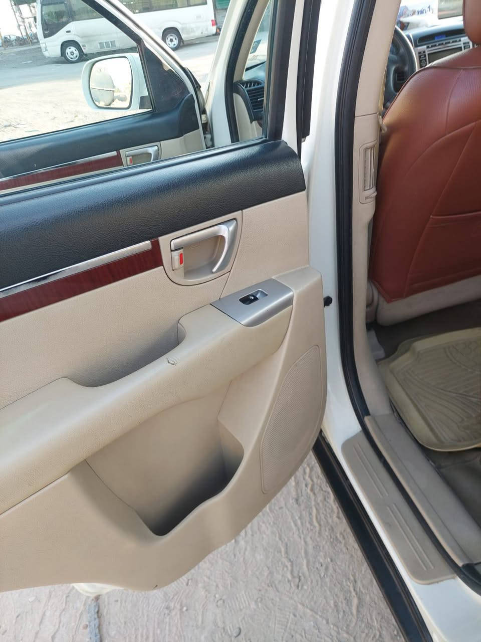 سنتافيه موديل 9رقم بغداددولي  تحويل مباشر مكينه 6سلندر المرغوب 2700 سبعه راكب 3قطع تبريد العنوان بغداد الكماليه السعر 125وبيه مجال  رقم الهاتف ***********
