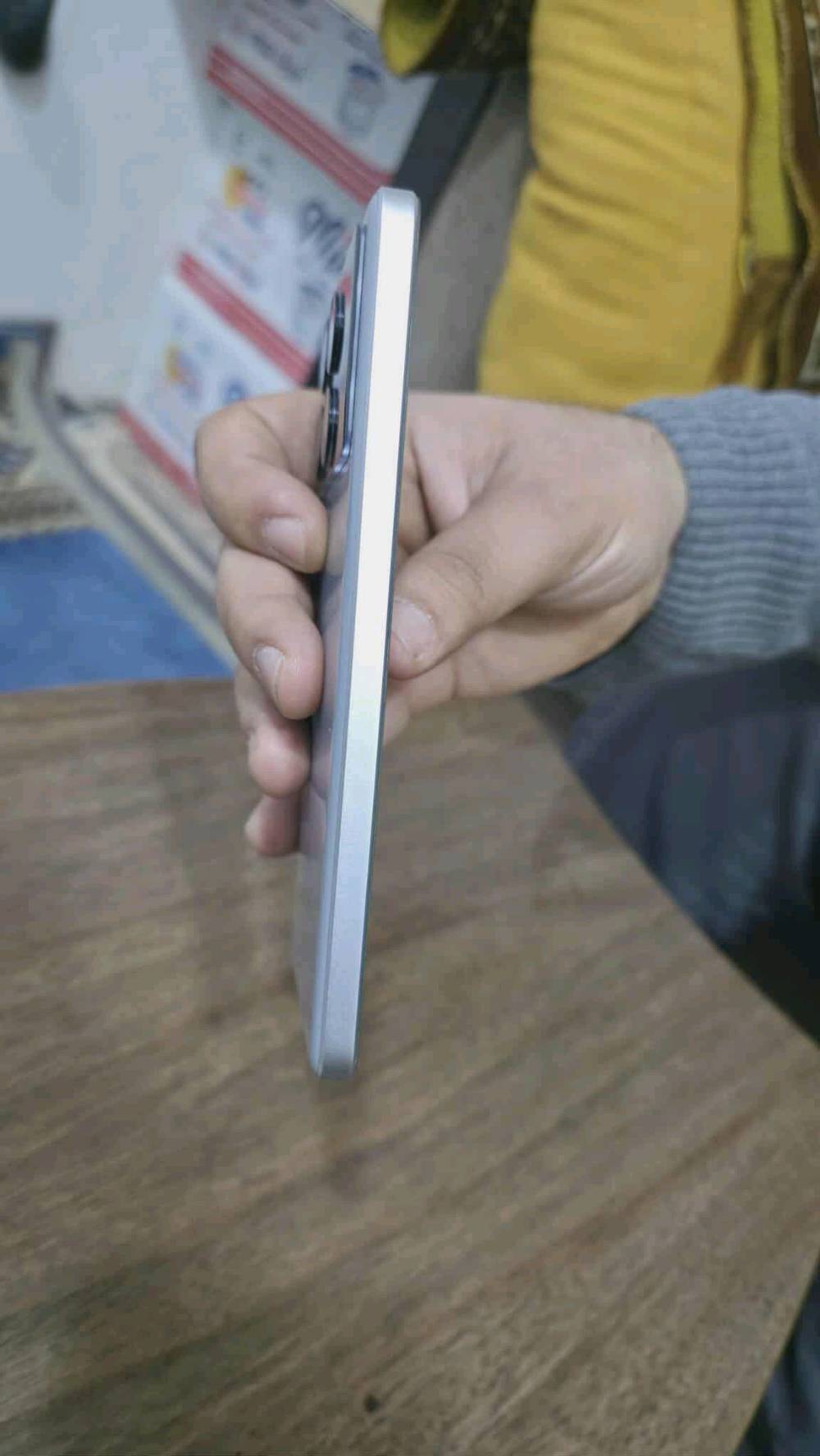 poco x6 pro
ذاكرة 512
عشوائي 24
معالج دايمن ستي 8300الترا
كامرة 64 تدعم التثبيت البصري
ملحقات كاملة 
كارتون +شاحنة 67w+كفر