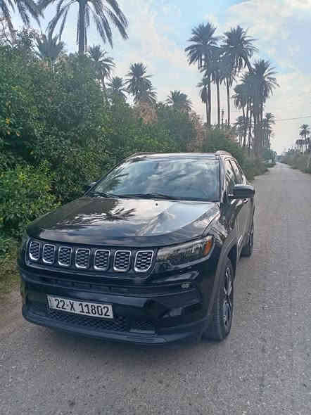 جيب كومباس موديل ٢٠٢٢ واحد على واحد فتحة وبصمة السياره ماشية ٤٠٠٠٠الف كيلو متر السعر ١٧٠ورقة السياره صاحبها مدير مدرسة العنوان بغداد الراشدية رقم الموبايل ***********
