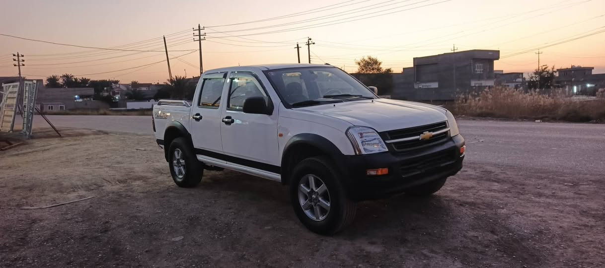 السلام عليكم .شوفر  لوف 2005 مال مزاد الداخليه.
سيارة مصبوغة عام للجماليه صدر نظيف تايرات. نص عمر باتري جديد مسجل سماعات جدد جام كله شغال لايتات جدد. بك لايتات جدد تترقم بغداد مرور الحسينيه كتابهه كامل كبل تروح ترقم للبيع او المراوس السعر ٤٠ وبيهة مجال. العنوان ديالى المقدادية

***********
