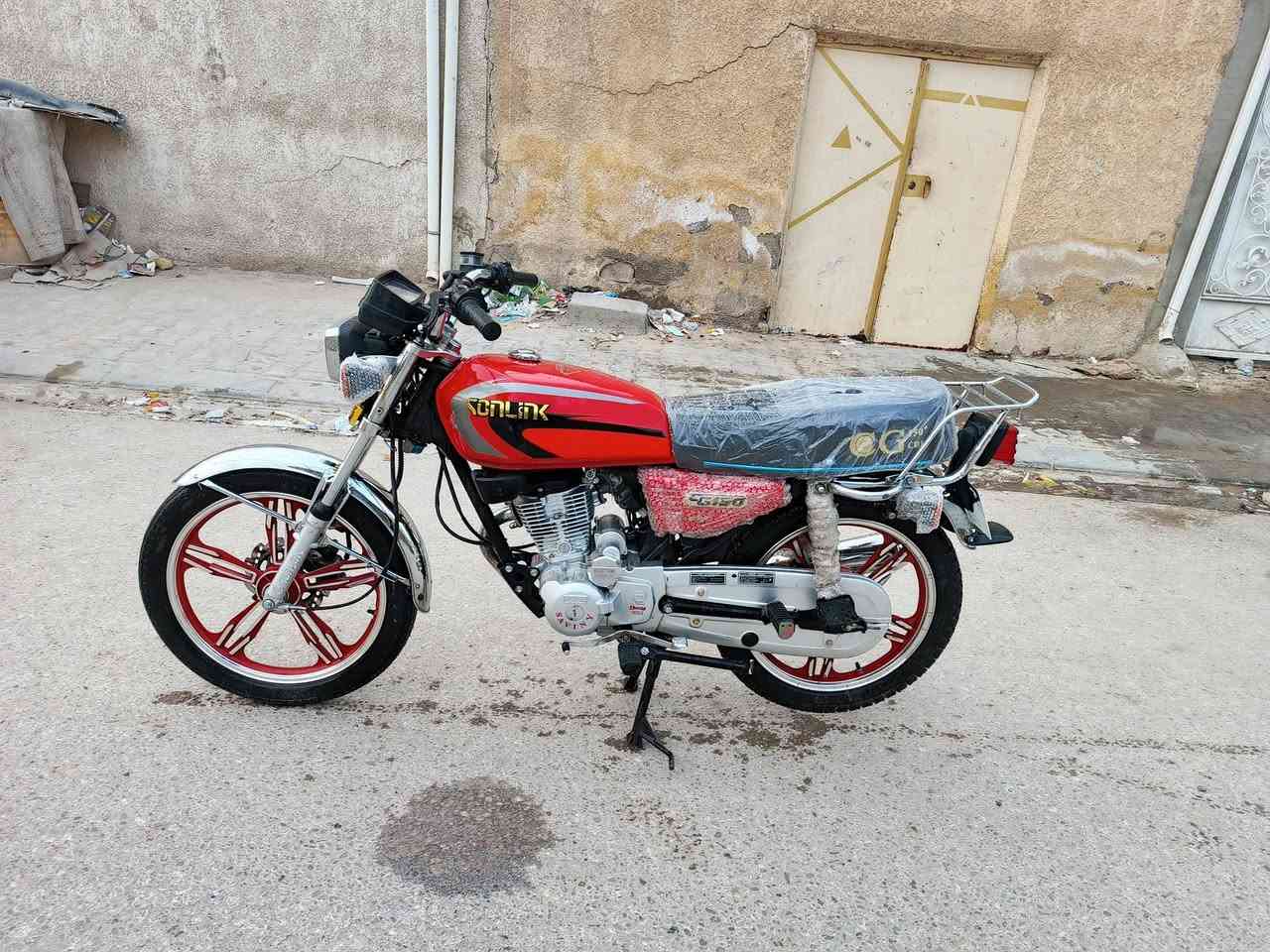 للبيع سيفان 5 كير سلف مديل 2022 طالعه بل 25 أوراق اصولي وكيله العارضي بسمي فول نضافه جديده و جاهزه مجهزه كهربائيات كلها شغاله مكان نجف سعر 900 و بيها مجال رقمي ***********
