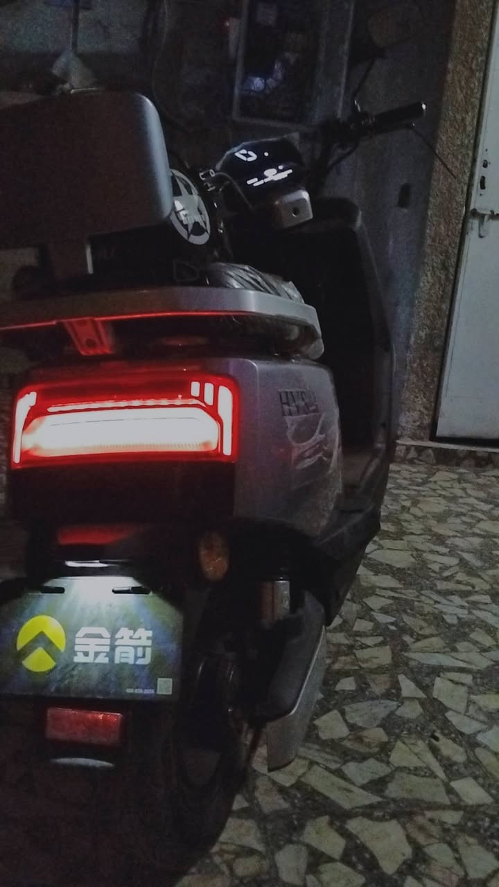 السلام عليكم
دراجة الكهربائية ⚡️⚡️نوع GARow جدا اعتمادية  للستخدامات اليومية وتحمل وزن 150كيلو
موصفاتها :
موديل.2025
.بطاريات عدد 6 كبار🔋
. ملف 1500نحاس
.السرعة من 65الى70حسب الوزن
.بريك دسك
. لايت 3عدسات+بكلايت لد
.نضام أنذار سرقة🔊
. تشغيل بصمة2+سويچ2
. تاير چوبلس
.شاشة ديجتال +شاشة اعطال
. 3.سرعات
.  نظام(p)ألبارك
. سماعة تحدث
.حساس بريك
.منقد شحن (Usp)
.دراجة كلش نضيفة ومابية أي نقص
.مكاني بغداد البلديات
.كشن مقعد مريح
.***********📞
