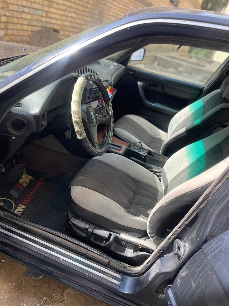 السلام عليكم 
بيم 525 اصل سيارة خير من الله كير محرك صافي
حدادية جديد السيارة كاملة مكاني كربلاء 
السعر 43
 الرقم ***********
