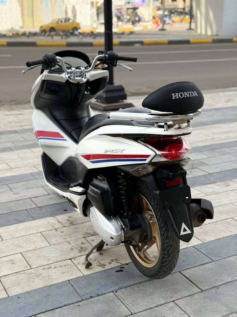 دراجه بي سي اكس جديده مكينه مكفوله كله شغال عنوان الفضل قرب ساحت زبيده سعر واحد وربع شراي بيهه مجال قليل ***********
