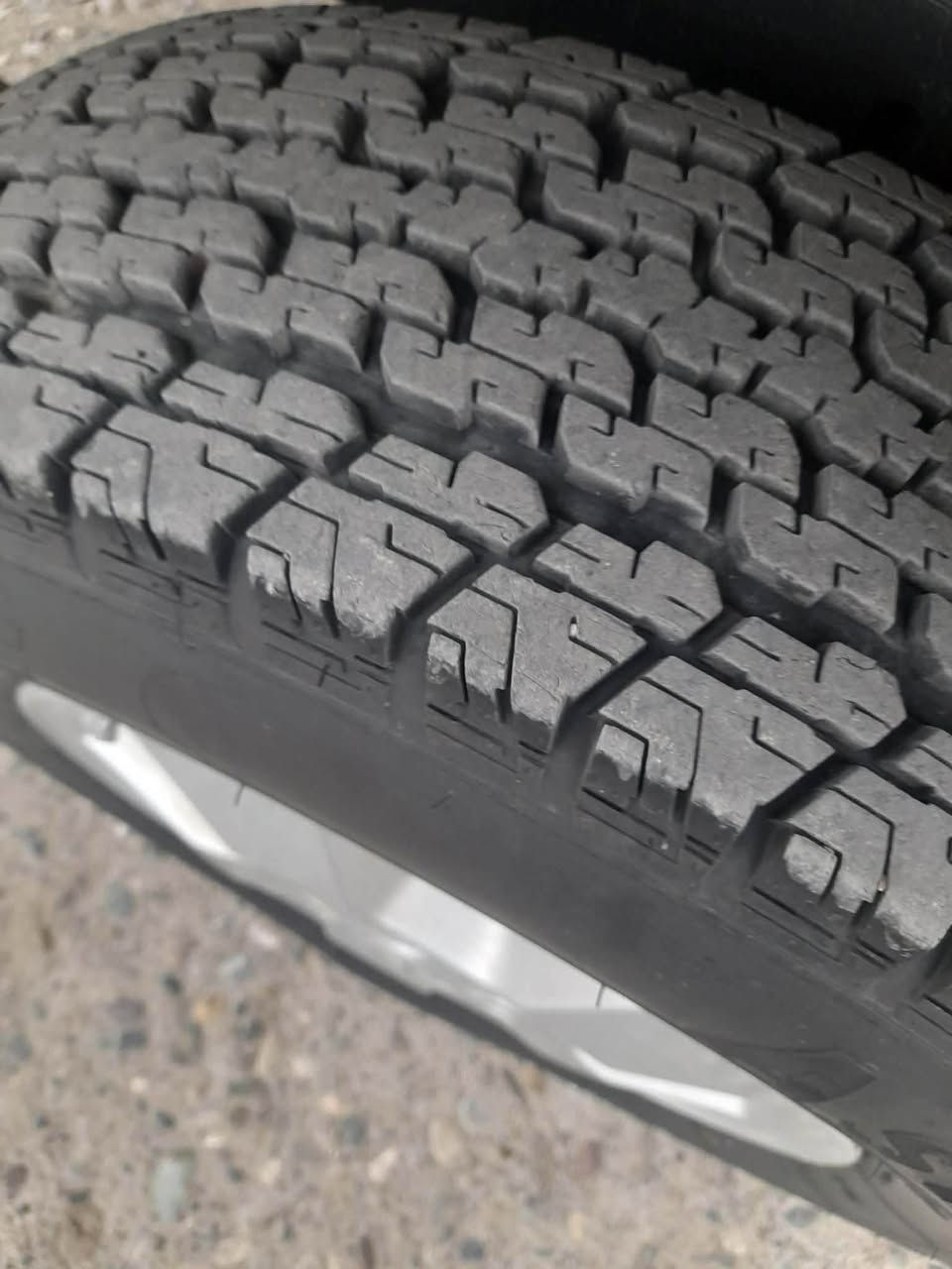 ناڤارا ٢٠٠٩ 
سه نه وى نوى 
٤ پارچه بوياغ
نمونه كه ميك له به شى پيشه وه ى سه قفه كه ى بوياغه 
گيرو مه كينه و اكسل هه مو به شه رت 
٤ تايه ى لوكم بو به ستووه
ليدراوى نييه وه رگه راو نييه 
***********
*********** بشدار, السليمانية
