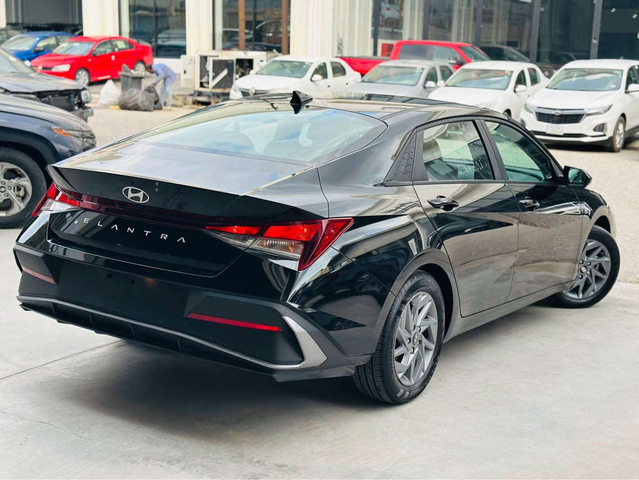 HYUNDAI ELANTRA SEL
هوندا النترا
موديل 2024 
ماشي 13  ألف 
الضرر- ( بدون صبغ  ) 
بدون ايرباك (ماطاك)
السعر 149 ورقه بدون رقم
موصفات  
بصمه 
تشغيل عن بعد 
شاشة ايباد متصل 
ويل كروم 
لايت زينو
رادار امامي 
رادار خلفي 
رادار جانبي 
كاميرا 
تحكم ستيرن
بي بعد اهواي موصفات 
العنوان اربيل - معرض اربيل كارس
☎️*********** أربيل, العراق
