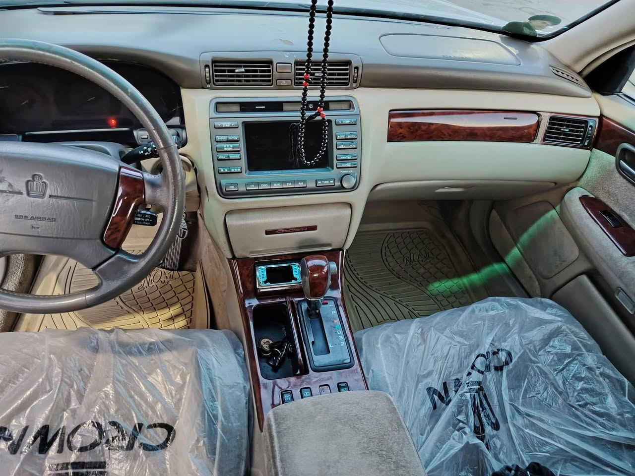 أبيع جوه السوگ للبيع ملكه ادوات ادوات 3دكم كصه جنطه فقط والباقي كفاله برغي واحد ماناقصه مال جناي تخم تاير جديد حداديه 100/100 كير محرك مكفولات المكان الحله قضاء القاسم السعر 33وبيه مجال ***********
