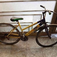 بايسكلات • نضاف • ازرق اصفر