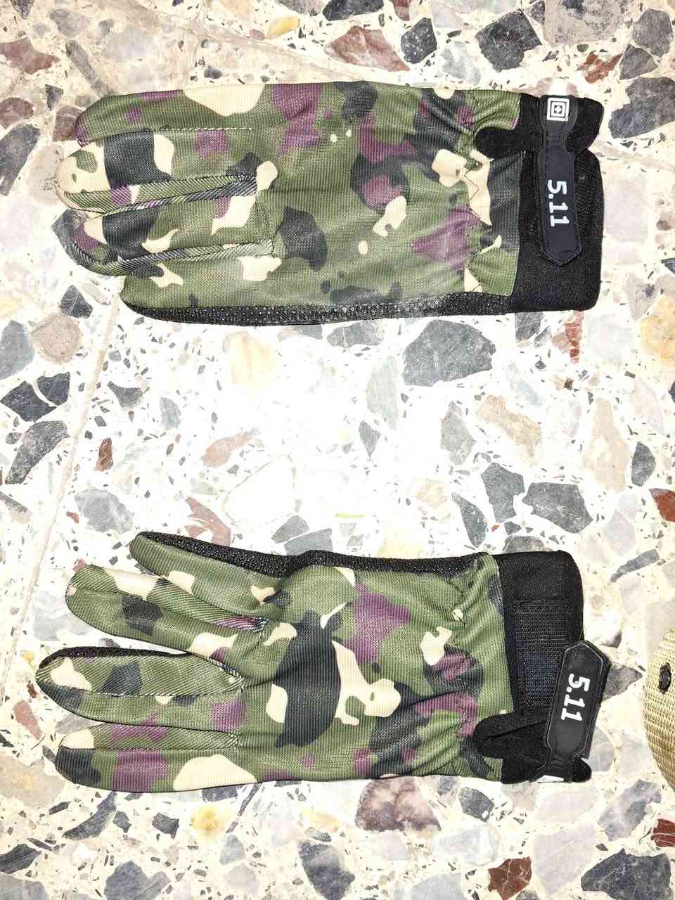 غراض عسكريه اصليات وبيها جدد  وبسعر مناسب حيل لن مستعجل حيل كلهن شلع بدون عمله ب 150 الف قفل سعر اخو البلاش والله بس لن اليوم اريد ابيعها ومستعجل  عرضتهن بسعر اخو البلاش وبالعافيه على الشراي واكو بعد نواعم هم انطيهم بلاش. الشراي مكاني بغداد الحسينية بالبداية السعر قفل 150 
خوذه كاملهه مرتين +جفوف نص+جفوف كاملات+كسارت+ شفقات عدد 3 اصليات ماركه  +لثام عسكري نص+ لثام اسود كامل+ محزم عريض نضيف مرتب سشكله كلش حلو لان جبير عريض +حربها اصليه ماركه+ موبايل الف وميه باب اول اصلي اصلي اصلي شغال حلو فيكه انتيكه+ مكينة حلاقة صفر وهم وياها نشاطه مال شعر ماركه ام الشاشه شحن كهرباء تشحن تابسي+شسوغر مال شعر اصلي جديد مامستخدمخم ابد + شاحنه بور بنك اصلي اصلي 3 موبايلات تشحن فول وكثر +كيبل تابسي اصلي + بدله قطن اصليع امريكيه ام الحاسبه بس شلت الليبل العمليه علم امريكه اني كثيره بدله تخبل بالبس وقطن حيل حلوه ام الكسارات + نطاق النوعيه القديمة اصلي اخو الجديد + نطاق رفيع اصلي اصلي اصلي+فانيله عسكرية جديد الزي الجديد + ملابس داخليه جدد بالجيس+جداحه ماركه زيتوني يعني هم عسكريه + بوت نص بسطال  كتان حلو وخفيف ومرتب+سليب باك جديد جبير عسكري بالجيش بعده + مطري عسكري جديد 2 مطريات عدد 2 + ساعه تلفون تصور فيديو تخلي بيها سمكارت فلاش اتصال تحديد موقع شحن كلكسي ضد الماء تخلي بيها رام هم يصير ذاكرتها قويه لمسكلشي بيها فول هواي ماحجيت عنهن وماذكرتهن المهم الصور كلهم شلع ب 150 الف قفل مكاني بغداد الحسينية بالبداية قرب مطعم الامير الشراي يجي خاص او يتصل هذا رقمي ***********
