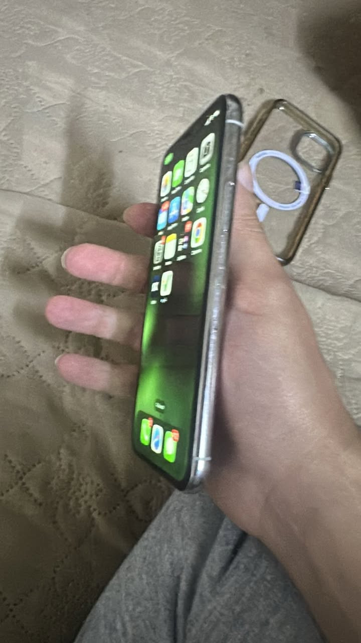 🛑 سعر ممتاز  🛑
تلفون ايفون 11 برو
لون ابيض
نسبة البطارية ضمن الصور
ذاكرة 64 
العيب الوحيد انه الظهر مالته مكسور
مابي اي عطل تفحصة ع راحتك 
السعر 175 الف دينار


**إذا كنت صاحب هذا الإعلان وتريد حذفه لأي سبب، رجاءا أرسل رسالة إلى الدعم الفني**