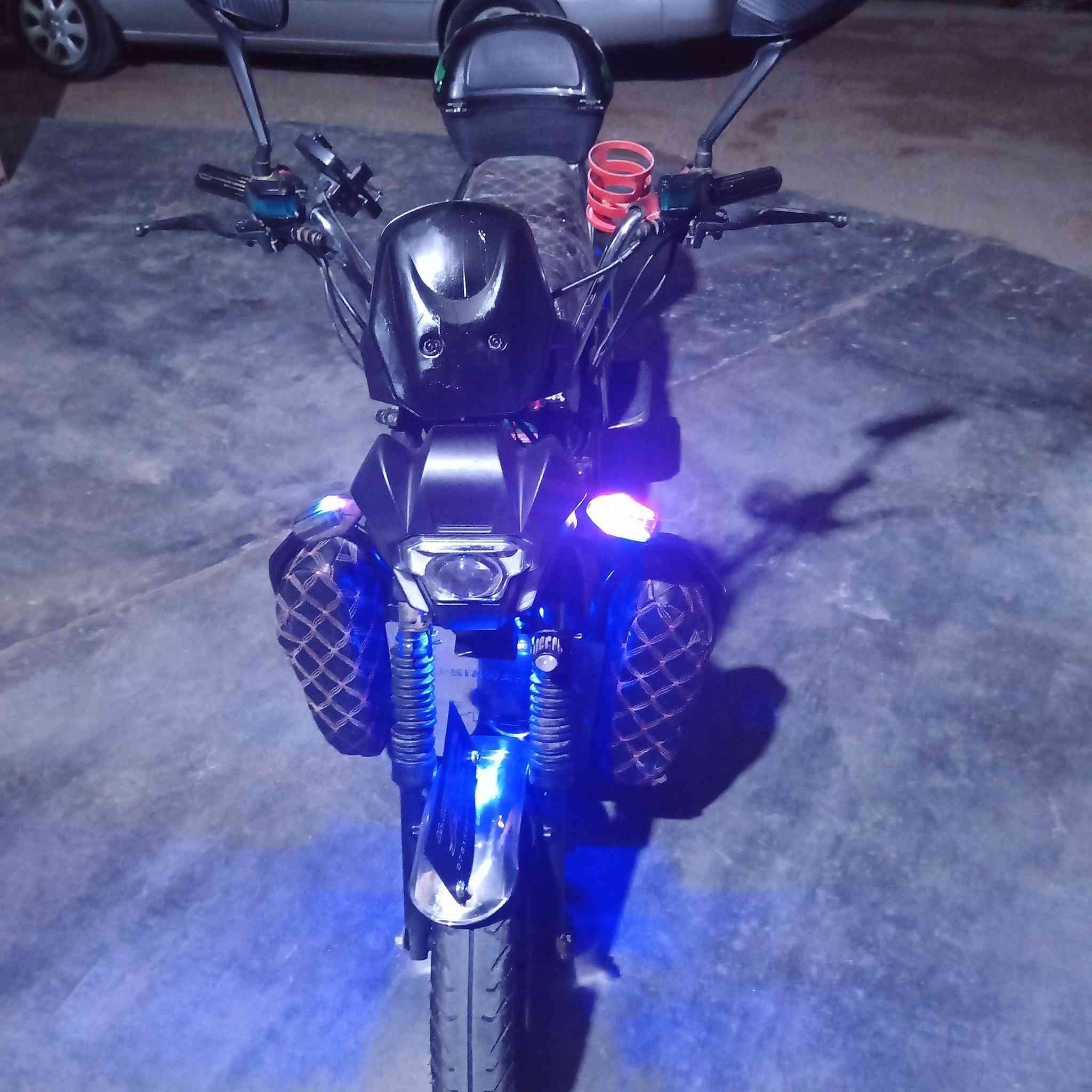 السلام عليكم هارلي جديد موديل ٢٠٢٤ بطاريات جديد شرط على فحص السعر ٦٥٠ بي مجال
***********
