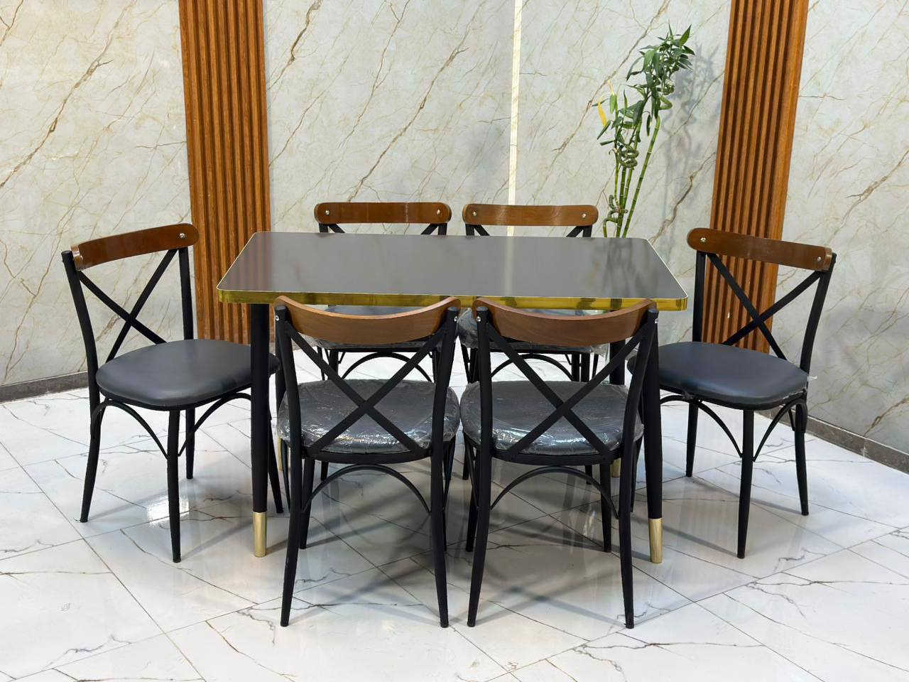 ميز طعام سطح خشب كشنات جلد رجل حديد
4 كراسي 175الف 

6 كراسي 225الف


**إذا كنت صاحب هذا الإعلان وتريد حذفه لأي سبب، رجاءا أرسل رسالة إلى الدعم الفني**