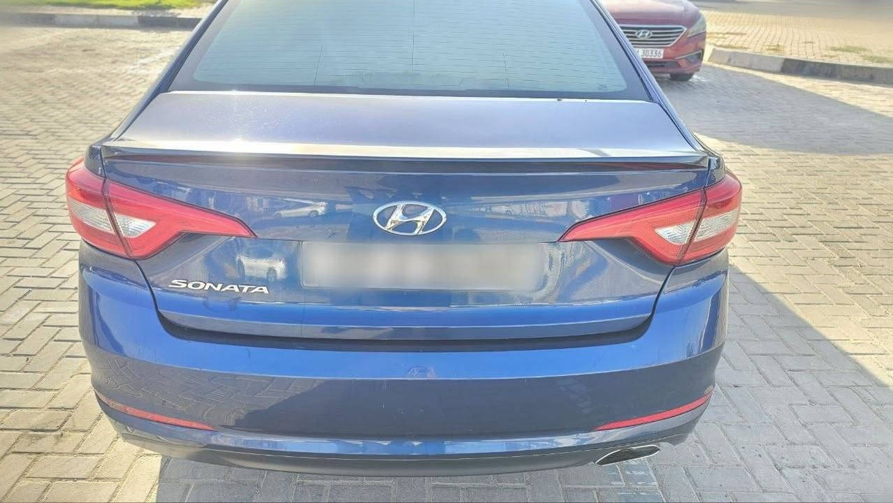 السلام عليكم 

سوناتا ٢٠١٧ امريكي 
رقم اربيل الدولي الجديد سنوية لل٢٩ 
مواصفات se نص فول 
محرك ٢٤٠٠ جي دي اي 
٣ قطع صبغ 
السعر  ( ١٢٢ ) مع مجال بسيط حك الجية 
مكاني كربلاء 
للاتصال / ***********
