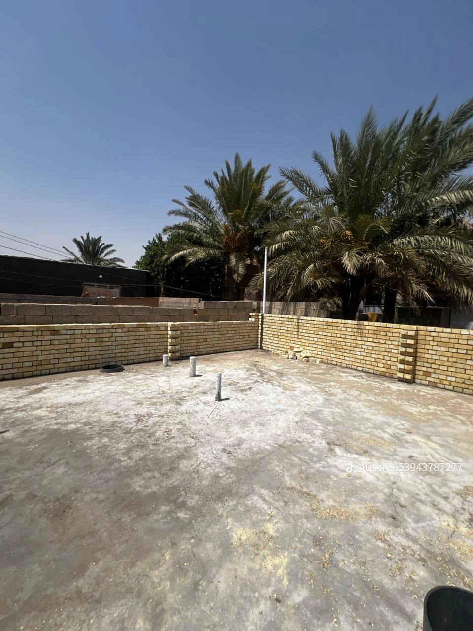 السلام عليكم اني خلفة بناء بناء درجه اولى اشتغل طابوك وبلوك واشتغل ع دبل او قطعي ***********
