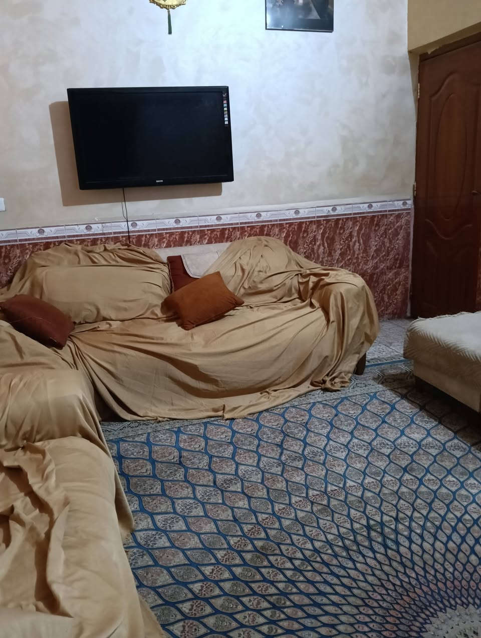 سلام عليكم
بيت 100 متر طابقين
حي اور الثانيه 
الارضي غرفه 4*4
ديوانيه 5*4
صاله 7*3,5
مطبخ حار + مطبخ بارد
صحيات داخليه+ صحيات خارجية
منور خلفي + منور ومخزن امامي 
طارمه 
الطابق الثاني 
غرفه 5*4
غرفه4*4
غرفه 3*4
منور + صحيات 
بيتونه + سطح 
البيت اعكاده بناء حديث
الاستفسار الاتصال 
***********
