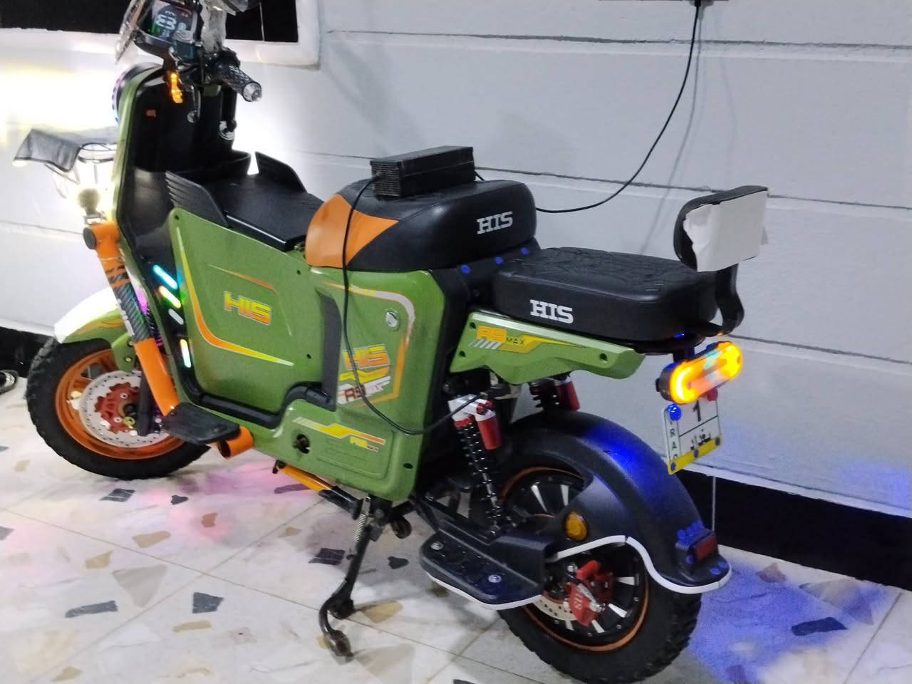 للبيع دراجه شحن نوع His فول مواصفات ملف 2000
5بطاريات 32 امبير تمشيك 45km

لايت زنون عالي ناصي إشاير كلشي شغال أربع سرع سرعه 60 حقيقي 
بيهه 3 نظام تشغيل بصمه وكارت وسويج 
السعر 450  بيهه مجال المكان ديالى سد حمرين 👉🏻


**إذا كنت صاحب هذا الإعلان وتريد حذفه لأي سبب، رجاءا أرسل رسالة إلى الدعم الفني**