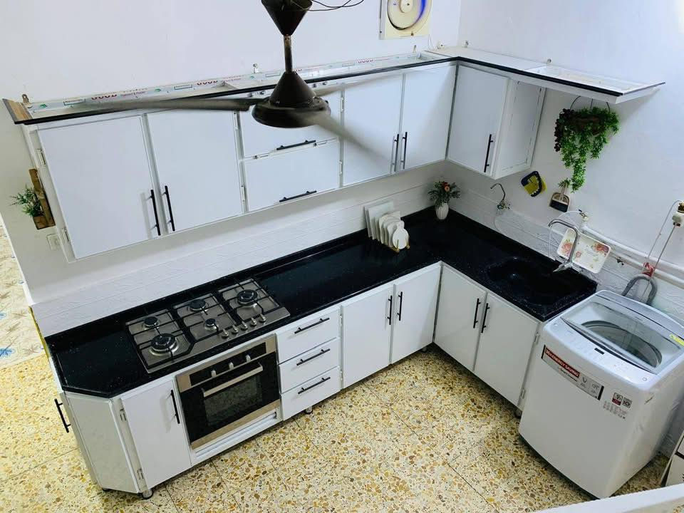 السلام عليكم بيت للبيع طابو زراعي سند 25اقرار محكمه المساحه 100في منطقة دور النفط خلف بيت حجي جاسم يتكون من استقبال ومطبخ وصاله وغرفه ومنور وصحيات داخليه وخارجيه الطابق الثاني واصل البايكار عكاده الاستفسار اتصل 
حيدر ابو كرار ***********
سيد حمزه ***********
