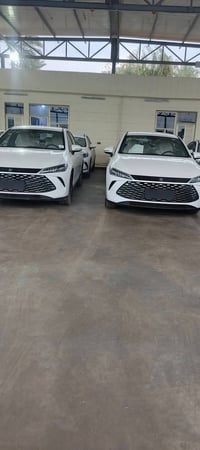 متوفر سيارات البيع بالتقسيط فقط وصل الجديد وصل  بدون كفيل استلام فوري ...