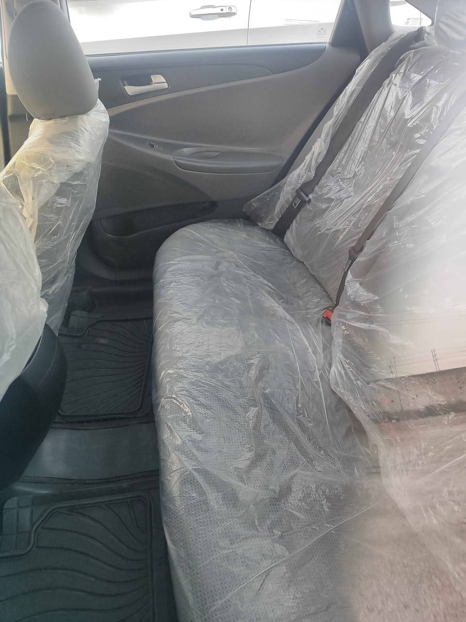 السلام عليكم
سوناتا 2014 امريكي بدون صبغ رقم بغداد بأسمي 
السعر 115 وبي مجال  سيارة جاهزة وكامله 
باقي التفاصيل اتصل ع الرقم وتدلل.
عنوان ديالى بعقوبة
*********** Singapore
