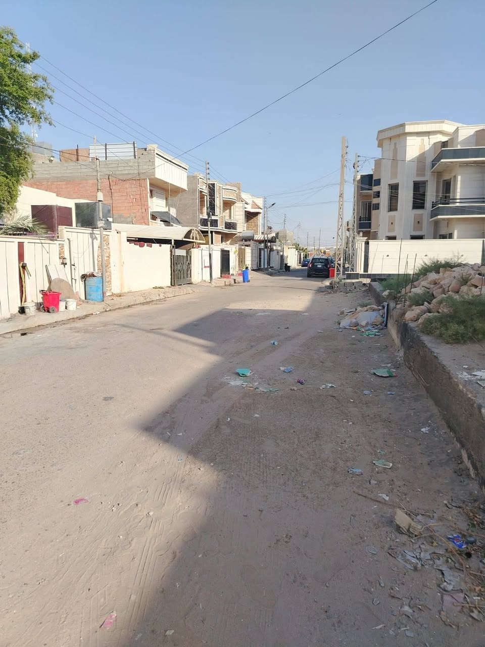 #عقارات_ارض_الصفوة_في_الرمادي
#عروضنا_ما_تخلص
قطعة أرض للبيع في الرمادي مركز المدينة
حي البكر __ مقابل المطعم الملكي ...
ركن 205 متر __ شارع 10 متر
تحتوي على رباط ومدفونة _ بيها اجازة بناء
طابو صرف __ تحويل مضمون بأسم المشتري
خدمات التبليط والمجاري قيد الانشاء
السعر 💰خاص
ملاحظة  __ ممكن مرواس القطعة مع بيت في التأميم
***********
***********
***********
يتوفر واتس آب ✅
عنوان المكتب _الرمادي _التأميم _الشارع العام _30 تموز
بجانب مخبز الفرقان
