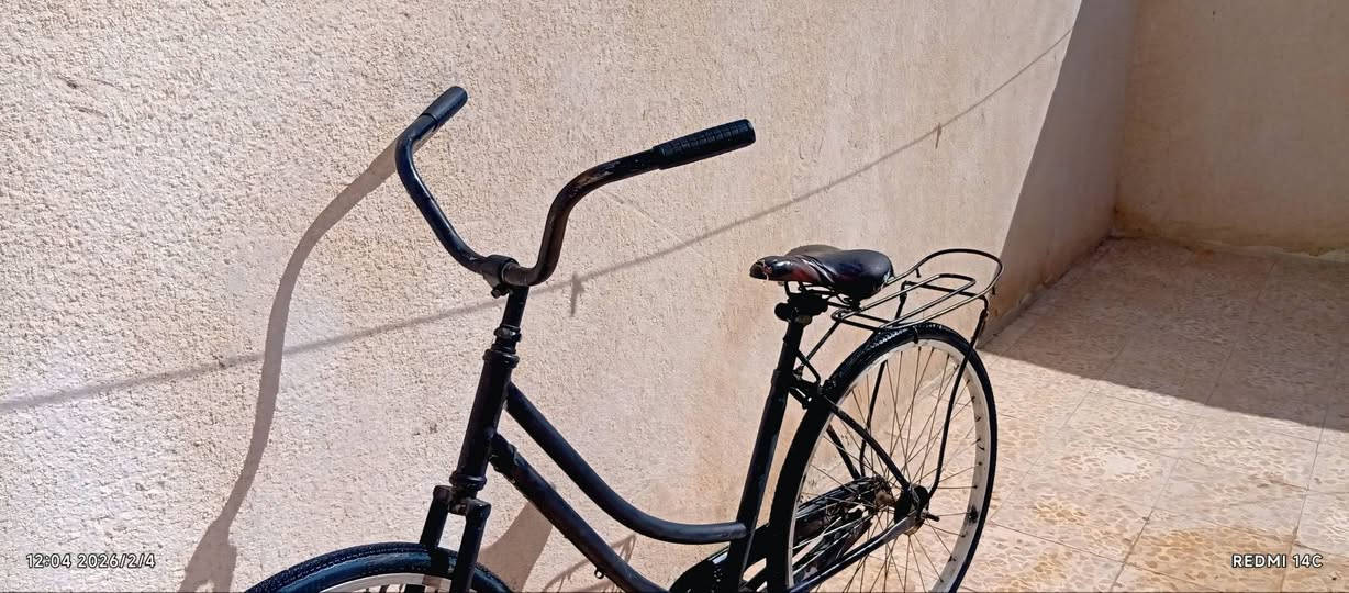 سلام عليكم
بايسكل للبيع حجم 26البايسكل جاهز من كلشي 

مكينه جديده تايرات جدد ستيرن جديد بايسكل كلش حلو ماعوزه اي نقص السعر   مكان ناصريه 40وبي مجال رقم ***********
