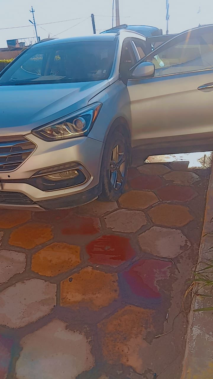 سنتافي 2018 وارد امريكي
محرك 2400 
الضرر// 3 قطع كلير
بابين صفحة السايق وجامرلوغ
رقم بغداد شرط التحويل
ماشيه 103 ميل
صدر جديد كله
تايرات جدد
مواصفات عاديه
صلاح الدين/ الدجيل

السعر 142 وبي مجال 
***********
