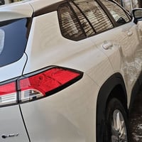 كورلا كروس ماشية 3000 وشوية بأسمي رقم بغداد مكفولة من كلشي سعرها 26500...