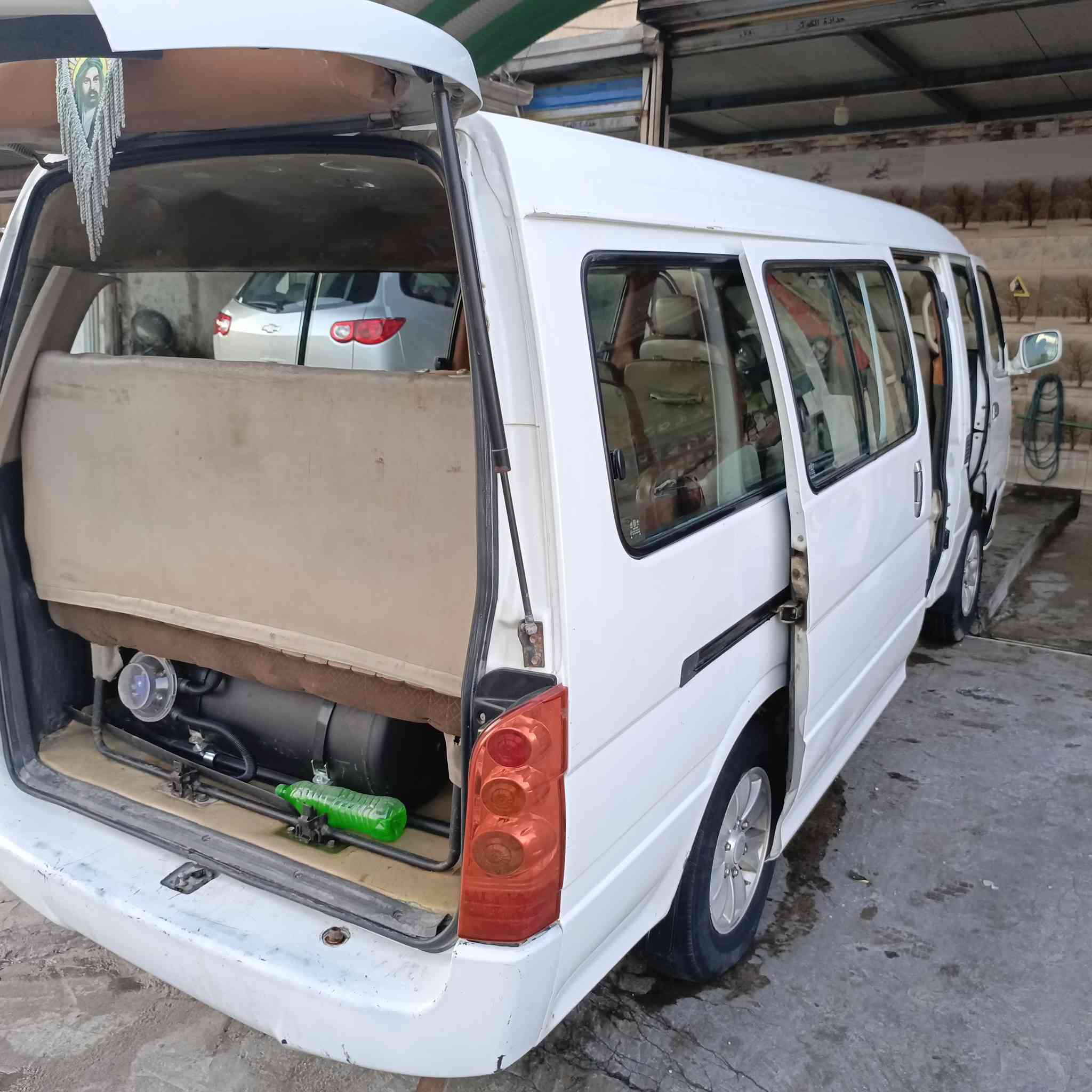 السلام عليكم جنبي ناصي h1  موديل 2015 محرك فور وأي بيها منظومة غاز السياره جاهزه مكان السياره نجف مداور ثاني يوم بااسمي السعر 80 وبيها مجال 
الاتصال ***********
