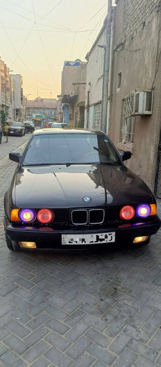 السلام عليكم 
BMW للبيع 
موديل 1992 525 أصل مكينة مسكر عدله كير أوتوماتيك رقم دهوك  هزه وسنويه جديده تبريد شغال داخل جلد برده خلفيه فتحة سقف شغاله 
السعر 58 وبيها مجال للتواصل خاص ماسنجر


**إذا كنت صاحب هذا الإعلان وتريد حذفه لأي سبب، رجاءا أرسل رسالة إلى الدعم الفني**