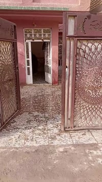 ورحمه الله وبركاته بيت للايجار  مساحته 100طابق واحد   07700638538