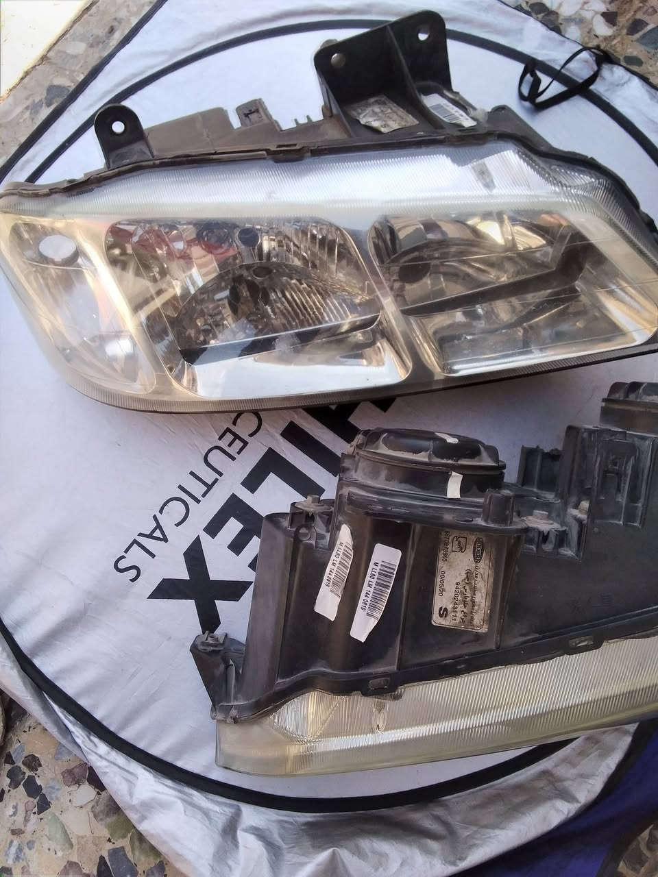 السلام عليكم شباب  عندي  غراض البيع لايتات بيجو بارص نضيفات درايم شفت درع زنون قمجي كلنهن نضيفات ***********
