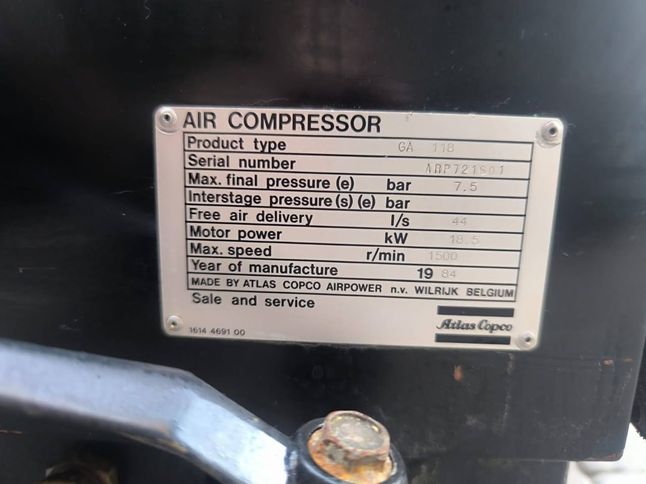 🔧 المنتج: كومبريسر هواء 25 حصان
⚡️ الموديل: ATLAS COPCO GA 118
⚡موديل 1984 
⚡ضغط 7,5 بار
⚡حوالي 2,6 متر مكعب / دقيقة

📍 العنوان: حي القادسية – خدمي شارع الصب – مقابل معرض النجف الدولي
📞 للاستفسار: ***********
