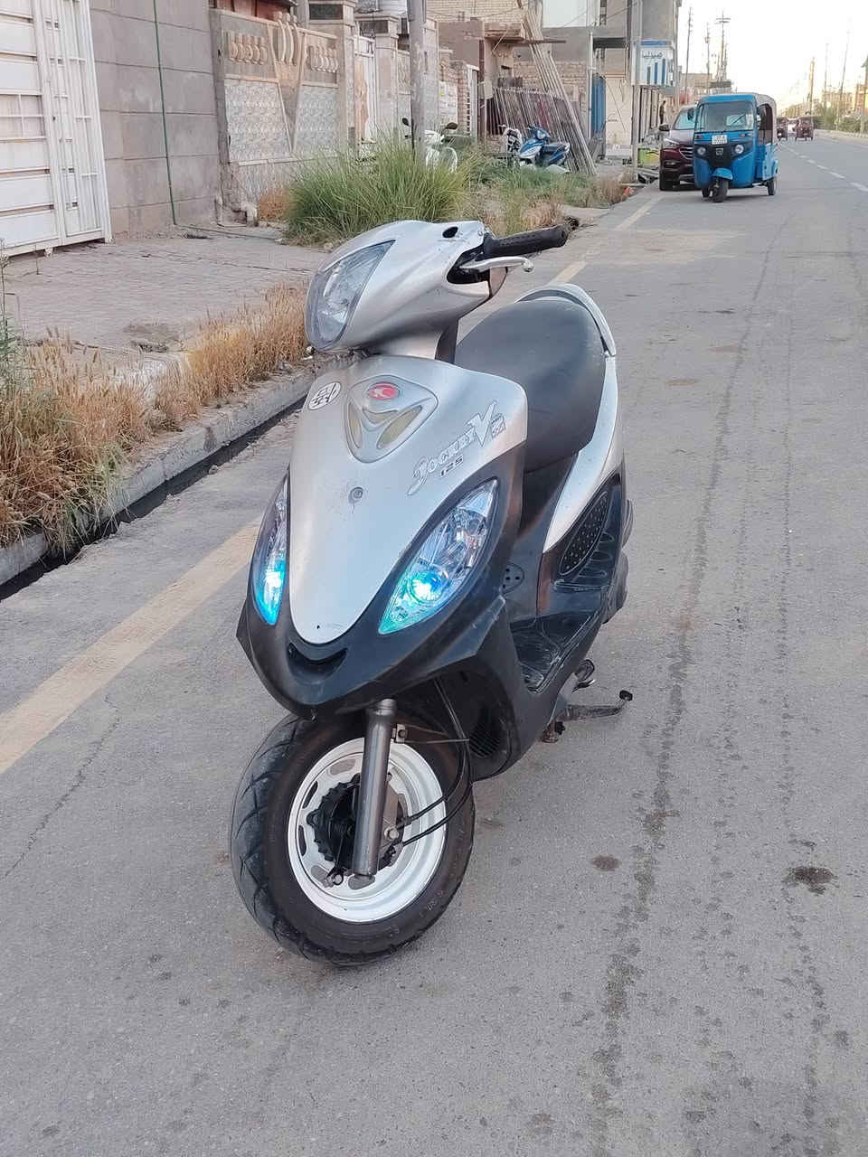 دراجه لبيع سعر 650 مكان رفاعي 
سلام عليك دراجه لبيع كامكو في تو مامفتوح برغي  بيهه  مصالهه هواي من طالعه  وكيل سعر 650 مو شراي لتراسل رقم لتصال ***********

