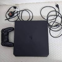 بلي فور سلم للبيع مع ٥ يدات  والعاب داخل جهاز واقراص نظافه جهاز ٨٠٪؜رق...