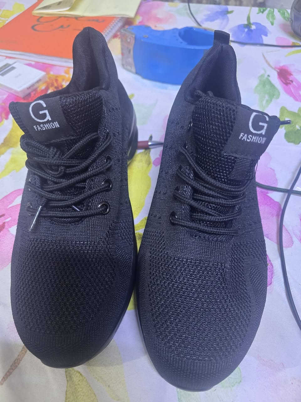 حذاء سيفتي حديد قياس 42 قيم وخذ
***********
