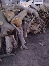 اسلام عليكم خشب للبيع خاص ماجاوب شراي يتصل 07821178313