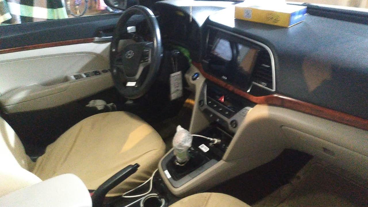 النترا موديل 2018خليجي سوبر كفاله عامه ماعدا طلقه بارده في القماره 
حداديه كهربائيات 
تبريد كله شغال
ماشيه 200 الف 
وكسور
فول مواصفات 
بصمه 
تشغيل عن بعد
تنته
رقم بصره انكليزي 
هزه وسنويه جديده موجوده في ميسان المجر الكبير
للستفسار 
***********
***********
