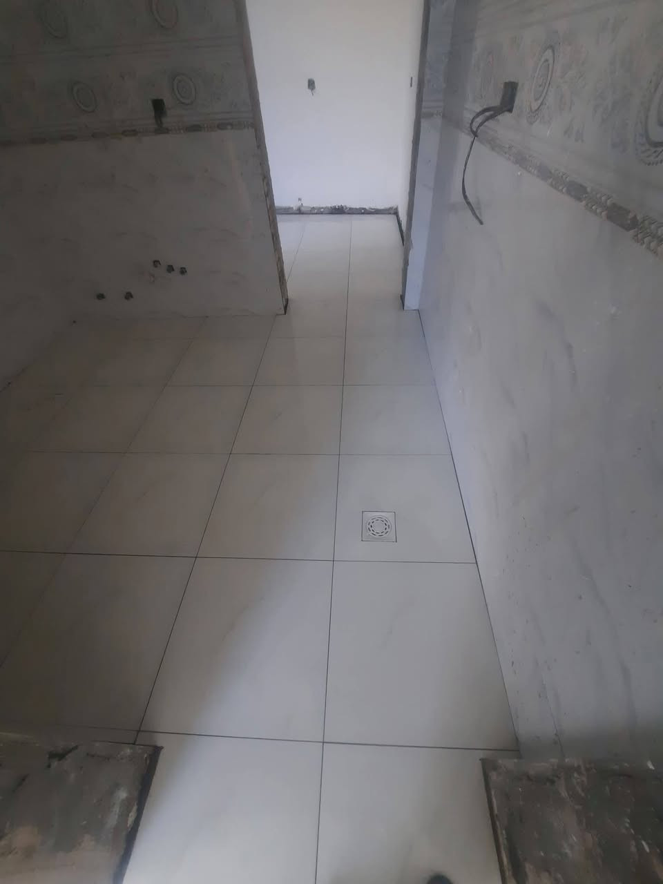 ‏✨ مقاولات عامة – كادر بصمة إعمار ✨
‏📍 كادر عمال بغداد فقط
‏
‏نقدّم لكم جميع أعمال البناء والتشطيب باحترافية عالية 👷‍♂️🔧
‏
‏⚡ تأسيس كهرباء كامل
‏🚰 تأسيس ماء
‏🧱 رفع الأنقاض وتنظيف المواقع
‏🔨 تشليع الكاشي + تطبيك الكاشي والسيراميك
‏🏠 إعادة ماستك الأسطح ومعالجة التسريب
‏🪜 تفليش، تقشير الجدران وأعمال الصيانة
‏🚿 تقفيل وتجهيز الحمّامات
‏🚚 تنظيف ونقل مواد البناء
‏
‏✅ دقة بالعمل
‏✅ سرعة بالتنفيذ
‏✅ أسعار مناسبة
‏✅ التزام بالمواعيد
‏
‏📞 للتواصل فقط واتساب:
‏📱 ***********
‏
‏🌟 كادر بصمة إعمار… شغلك أمانة بيد أهل الخبرة 🌟
