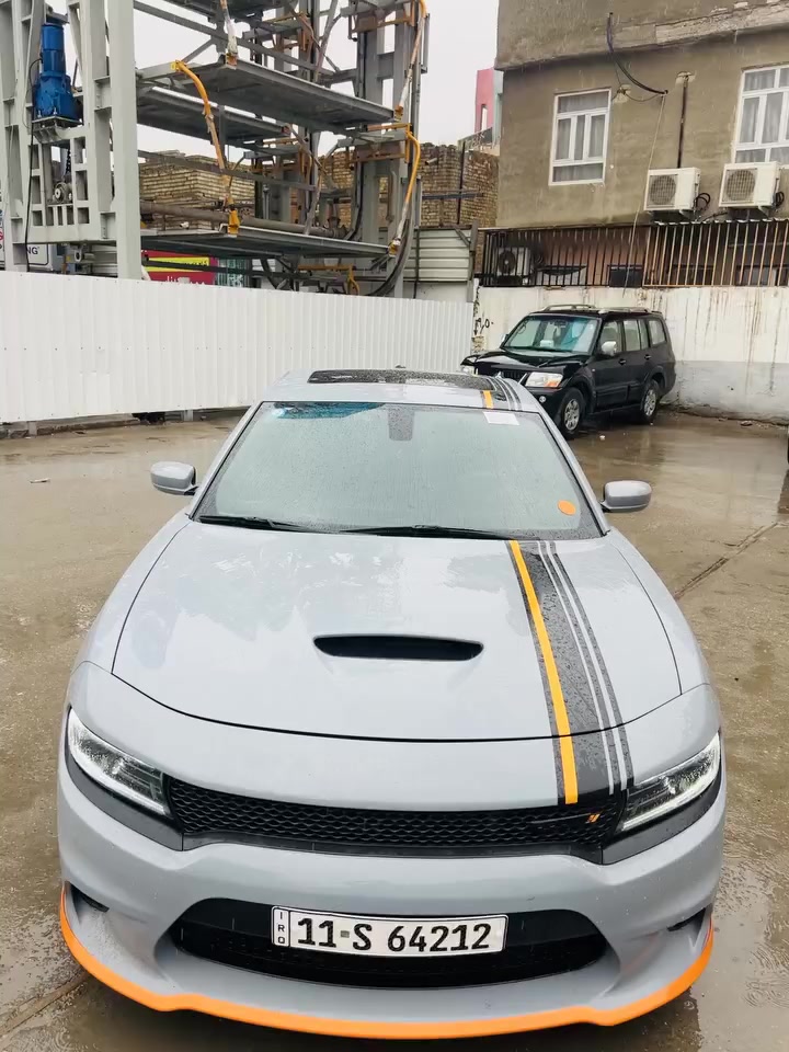 جارجر  GT PLUS  اورنج اديشن موديل 2022 خـليـجـي
رقم بغداد 

شركه هارلم 

 كفاله لا صبغ ولا تبديل ولا شخوط 
تخم تايرات بيرلي الامريكي الاصلي شادلها قبل سبوع 
بعده بفابلون الشركه 
لون :سموك مميز
الموديل :2022  . (خليجي) . ماشيه 45 الف كيلوا فقط 
الضمان : 3 سنوات او 60 الف كيلو متر . 
المحرك : V6.  3.6L .
المواصفات :
نسخة ORANGE EDITION. 
خطوط طولية على الهيكل بلاديات شركه
مكابح رياضية برمبو خاصة بالون البرتقالي. 
جناح خلفي اسود. 
ويل قياس 20 انچ اسود . 
ستيرن رياضي . 
مقاعد رياضية من الشاموا مع خطوط بالون البرتقالي. 
نقطة عمياء . 
مصابيح أمامية زنون . 
كشافات الضباب زنون . 
المصابيح الأمامية مع LED . 
حساسات . 
شاشه كبيرة مع نظام ملاحة نفكيشن GPS .
الشاشة مع اوپشنات SRT . 
سستم صوت الپاين .
فتحت سقف (سلايد) . 
مقاعد أمامية كهربائية عدد 2 
ذاكرة لحفظ وضعيات الجلوس (ميموري) . 
مقاعد أمامية تبريد وتدفئة . 
مقاعد خلفية تدفئة . 
تشغيل عن بعد . 
ستيرن كهربائي . 
تدفئة ستيرن . 
محدد سرعة . 
تلفون بلوتوث . 
كاميرا خلفية .
مرايا متحسسة للاضاءة العالية .
كير شفتر بالستيرن . 
دخول ذكي (بصمة) .
بغداد / الاعظميه / مجاور قاسم ابو الكص 

رقم صاحب السيارة 
***********
