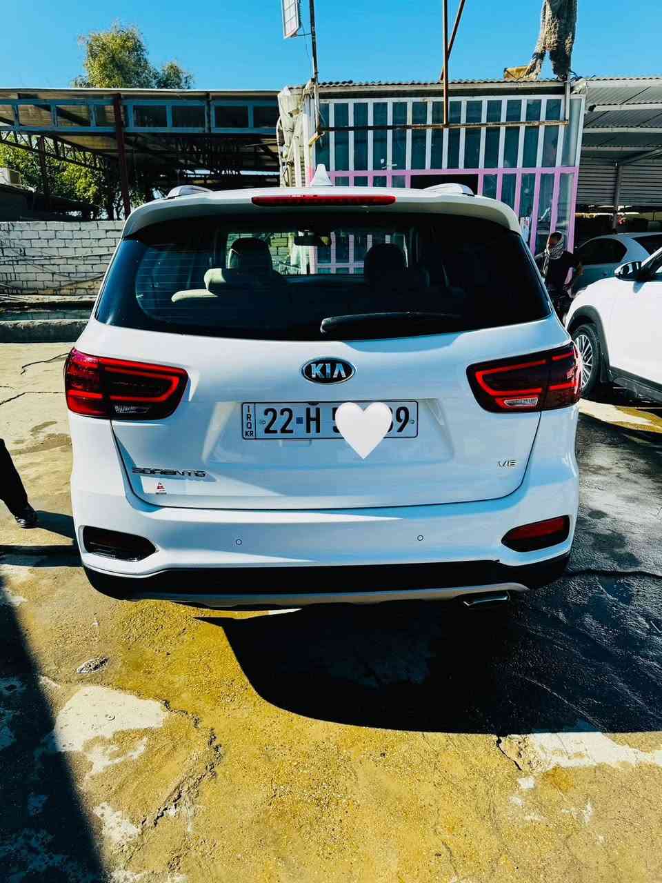 سورنتو 2020 فول مواصفات 1/1
اتصال فقط الرقم (***********)
مكان السيارة (الديوانية)

سورنتو 20 فول 

مكفول كفاله 

٤ بصمات 

بصمه ابواب 

بصمه تشغيل 

بصمه جنطه 

دخول ذكي 

فتح الجنطه ذكي عند التقرب من السيارة 

دوسات ترحيب سورنتو 

لايت 3 عدسات زينون بلادي 

بلاجكتورات زينون بلادي 

كشاف ابيض لد بلادي

مكينه V6

كير 8 نمر 

فور ويل (AWD) 

4 كامرات (امامي + خلفي + جانب ايمن وايسر + محيطي )

مستشعر (حساسات ) امامي وخلفي 

سايد بريك كهربائي 

اوتو هولد (Auto hold)

4وضعيات قياده (سبورت + ايكو + سمارت + كمفورت مريح )

7 راكب 

3 قطع تبريد 

5 كشنات تدفئه وتبريد الامامي والخلفي 

شحن لاسلكي 

بنوراما طكتين

مري شفط 

مري ترحيب 

اضويه السقف LED

بردات خلفيه 

السيارة عليه تخم تاير جديد 

ودوشمه جديده

وارضيه جديده

شاشة واسعه وتدعم (Apple car play)

كشنات كهرباء السايق والي بجانبه

5 ويل كب

جو السايق وحد والراكب وحد تدفئه تبريد

داخل لونين اسود وبيجي

منفذ USB 

منفذ AUX

جداحة 

منفذ شحن 12v

السيارة فول 1 على 1
