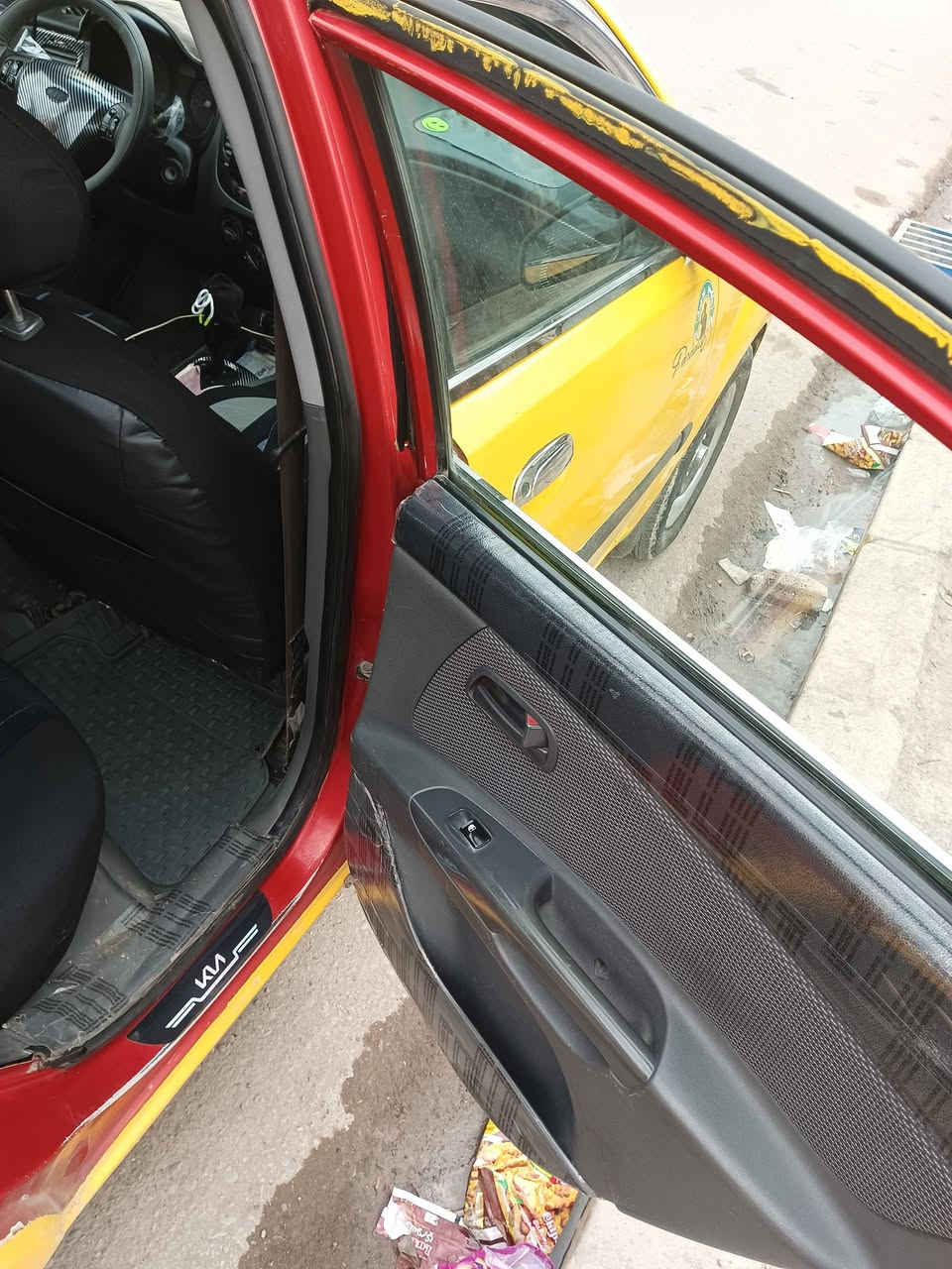 السلام عليكم..
كيا ريو 2009 وارد كندي بدون ضرر رقم انبار باسمي سنويه وهزه جديده هيئه وغرامات صفر شرط التحويل مكاني موصل كير مكينه طخم جديد سيارة اوتو جام كهرب تحكمات استيرن داخل اسود 
السعر 88 وبيها مجال شي قليل للشراي.. غير متواجد ع النت اتصال فقط 
***********
***********
