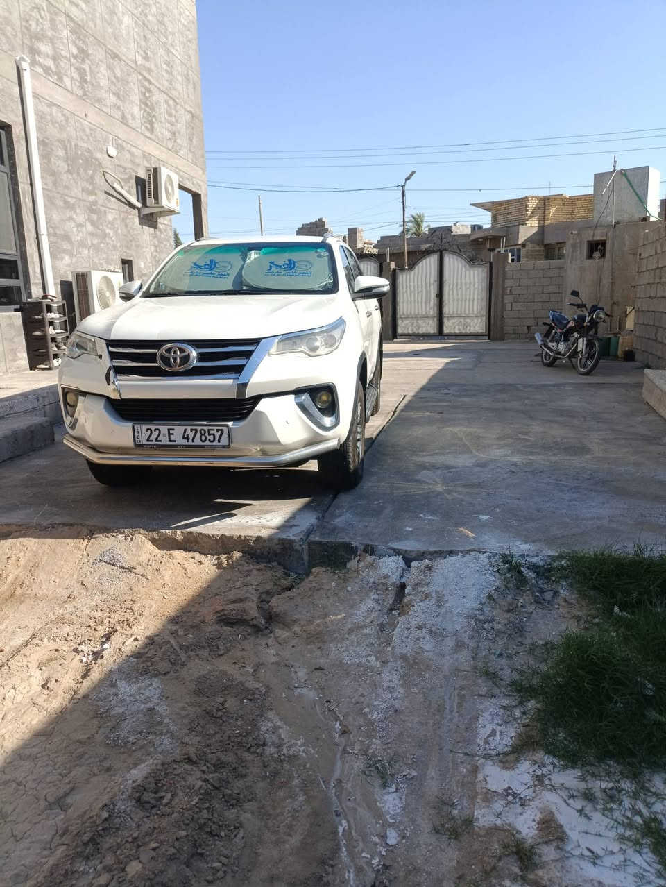 للبيع: تويوتا فورشنر 2016 

للبيع تويوتا فورشنر، موديل 2016، وكالة سيد نهرو  لون أبيض صدفي، بحالة ممتازة. استخدام شخصي، صيانة دورية، محرك 2700 ، وداخلية نظيفة.

✅ عداد: 280,000 كم
✅ سعر: 237
✅ أوراق كاملة وجاهزة للتحويل 
✅ تبريد ممتاز وإطارات جديدة 

السيارة جاهزة للفحص وبدون اي مشاكل او عيوب او عطلات مع صيانة دورية كاملة للسيارة تشمل صدر امامي وخلفي دهن محرك ودهن كير فلاتر تبريد وفلاتر دهن فيت بم جديد السيارة ترايك وين متحب وبشرط كير ومحرك  بدون اي فتح او تبخير او تنقيص 

مواصفات معروفة  فور ويل كامرة امامية خلفية حساسات امامية خلفية 
بصمة تحوير وسويج البلادي موجود 

بيهة تعديل بارد بل جاملغ الخلفي عكس سائق 
وضربة براس البنيد ومصبوغة على كدهة 

للتواصل والاستفسار: [*********** ]
والله يبارك للجميع

