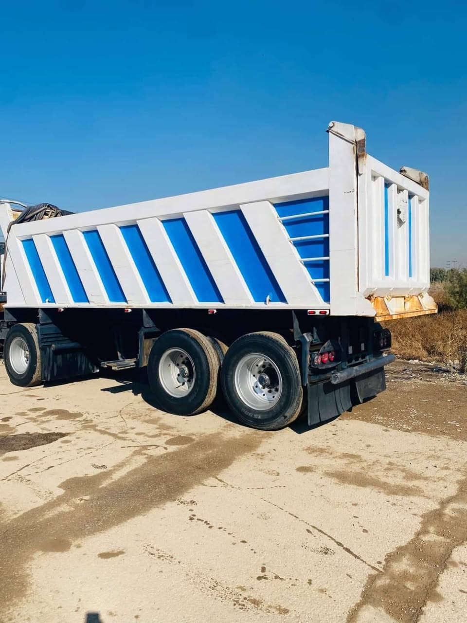 للبيع عربه مايلر قلاب طوله 7.25 شاصي 14دناكير 16مكفوله كفاله عامه تايرات فوك النص عمر كامله كبل الشغل مكان العربه واسط الصويرة الاستفسار ***********
