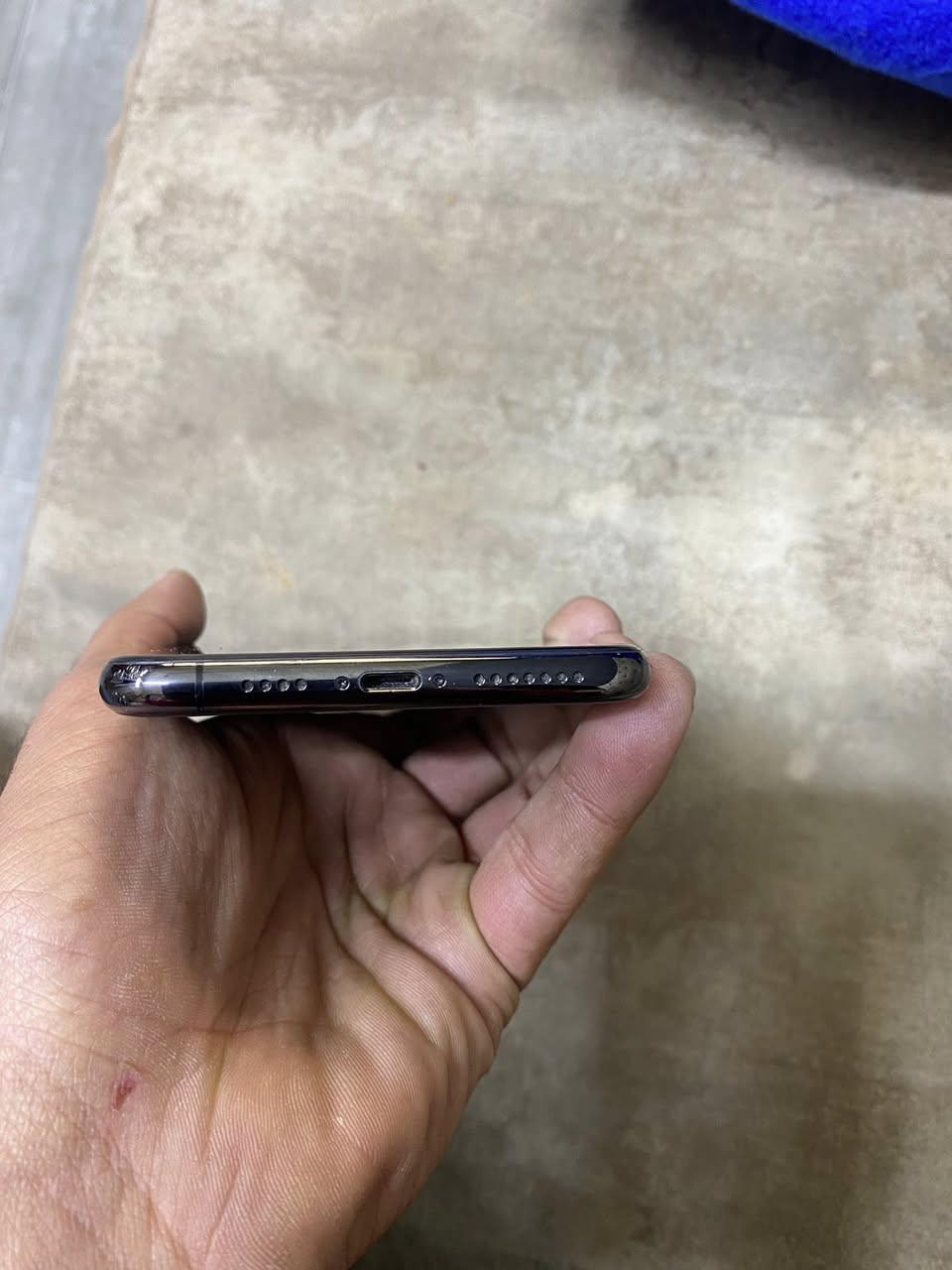 سلام عليكم ايفون ١١ برو ماكس ذاكره ٢٥٦ 
جهاز نظيف فقط مبدل بطاريه والباقي بلادي شركه 
عنواني بغداد سعر ٣٥٠ وبي مجال 
***********
