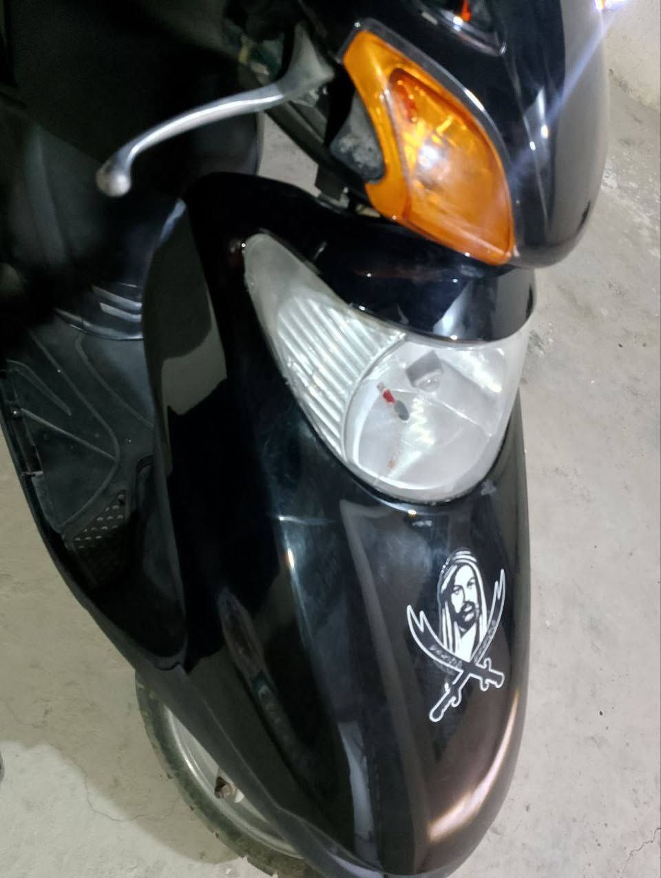 دراجة سبيسي ماليزي للبيع
دراجه نظيفه محرك نظيف شرط الفحص تايرت صار سبوع من شادهن دراجه خير من الله كابريتر جديد 
كلها شغاله سلف هندر باتري صار اقل السبوع من شديته 
غير متواجد ع الفيس رقم ***********
السعر 300
