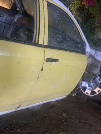 غراض كلهن نضيفات بس وصخات بيهن طين.  شنو تحتاجون موجود شراي يتصل شنو ي...