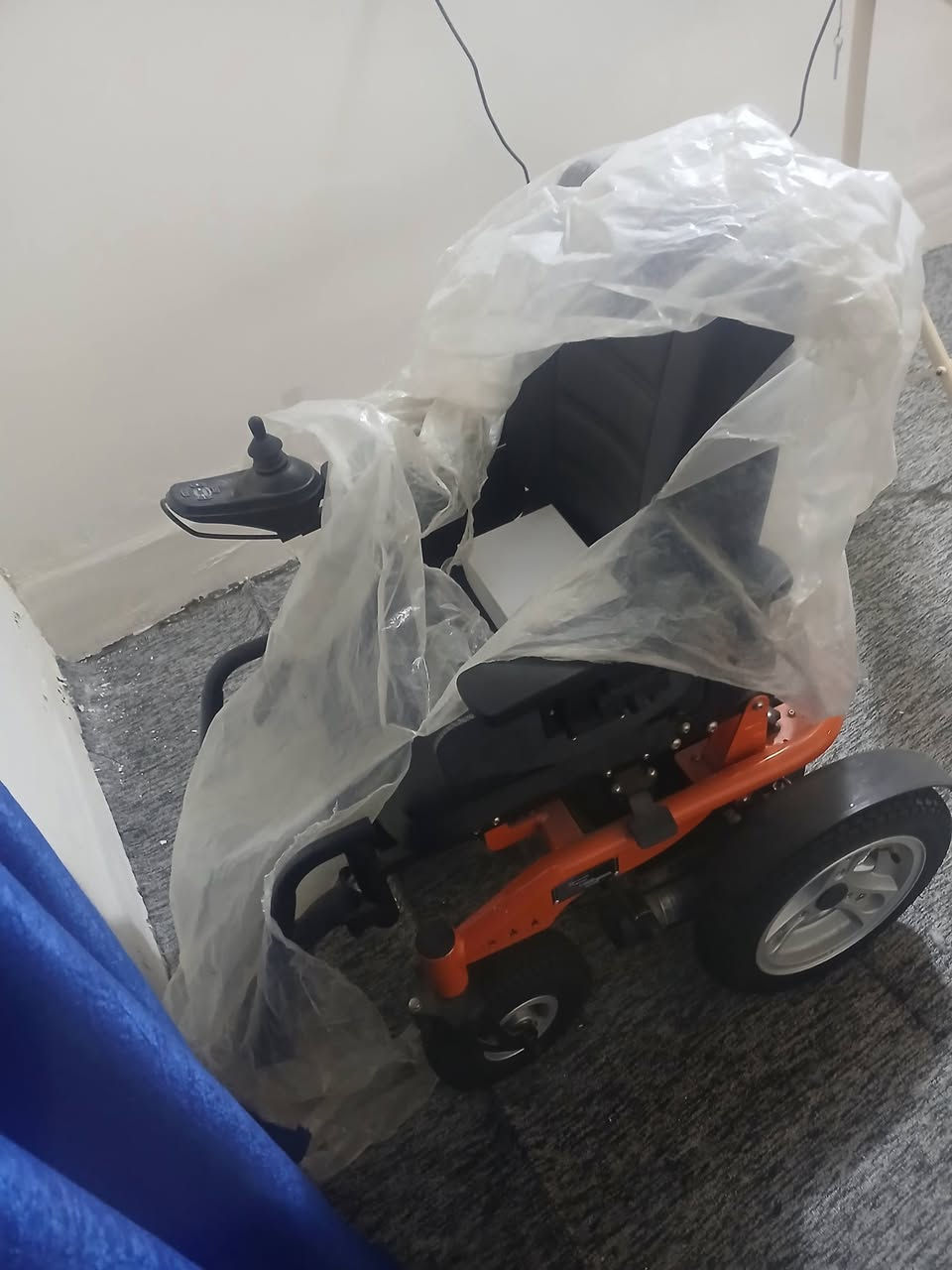 للبيع جديد السعر ٥٠٠ ***********
