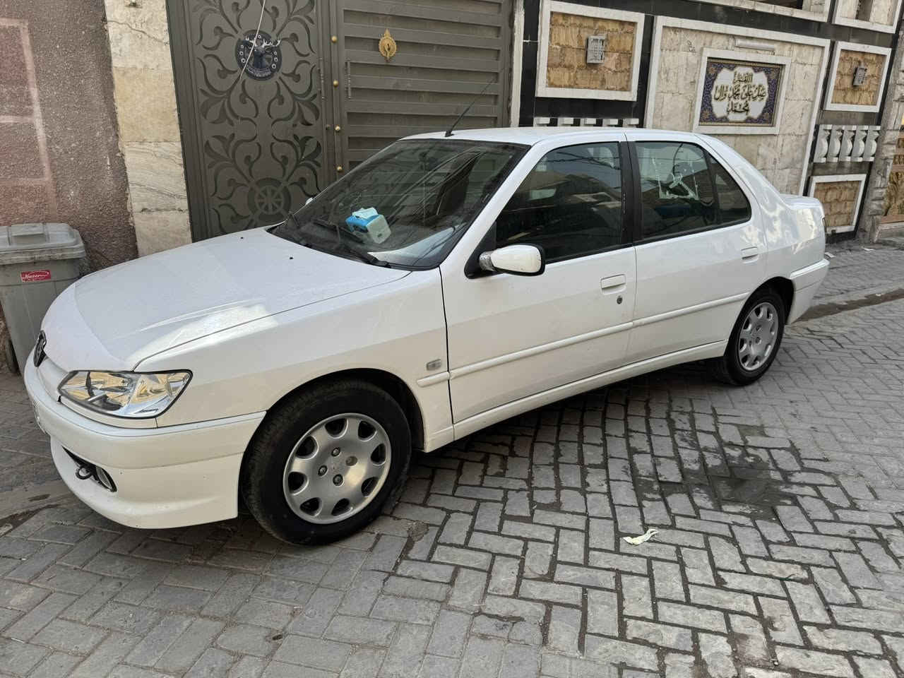 بيجو 306 فرنسي ميديل 2002  سيارة ابلادي والسونار موجود العنوان بغداد مدينة الصدر  
ه/ ***********
