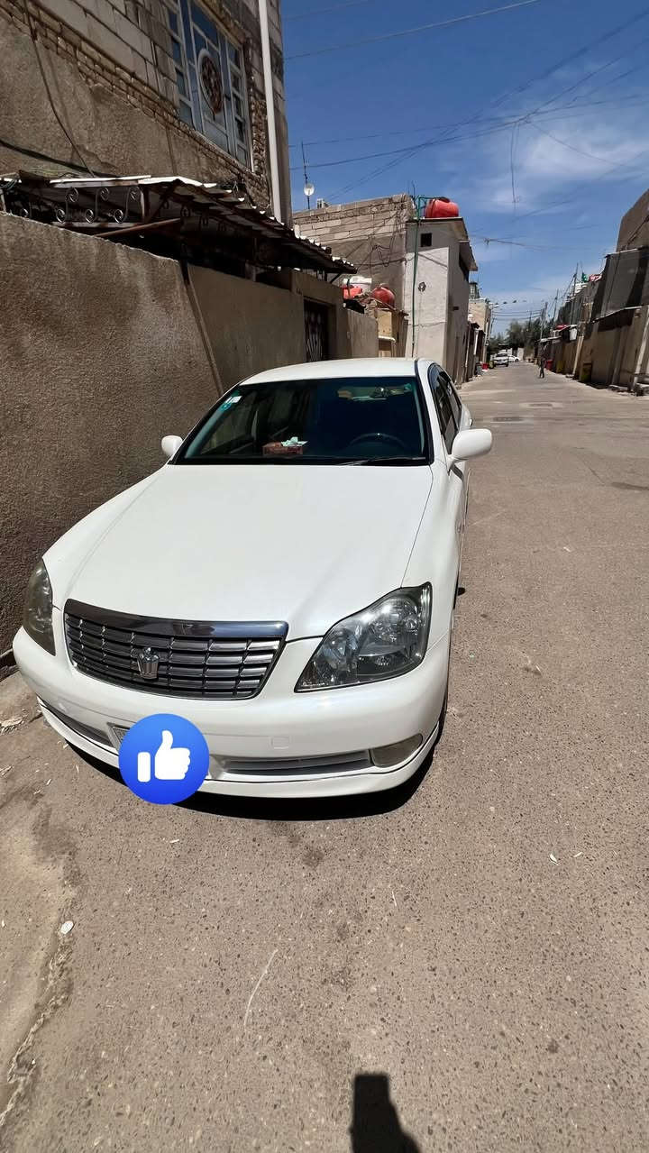 السلام عليكم شاهينه موديل 2005 كفاله شاصي 82 المرغوب مكينتها D4 الچبير لونها صدفي ويل رياضي سنويه بأسمي مكان السيارة البصرة
للتواصل ***********
