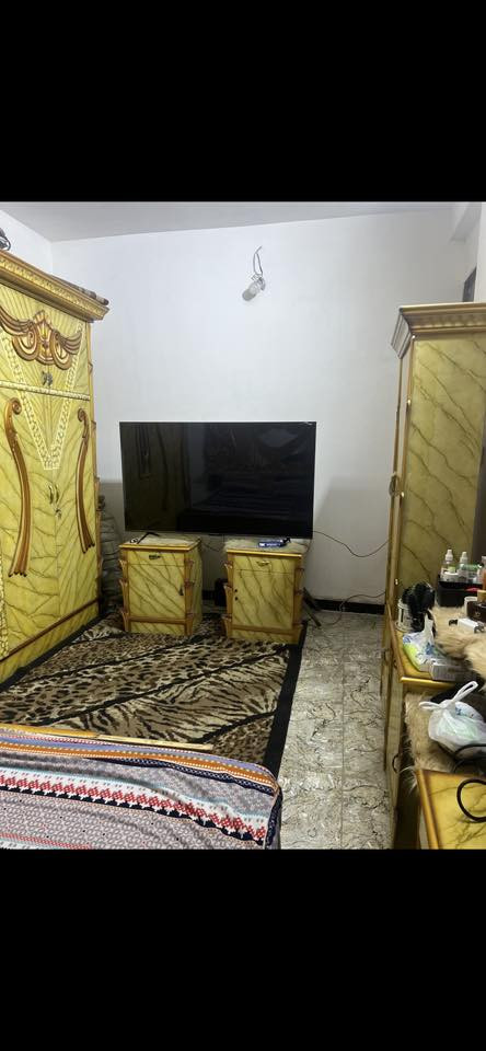 السلام عليكم ،غرفه نوم صاج عراقي  ملحق لون مميز استخدام شخصي نفر واحد نضيفه كلش السعر ٦٥٠الف المكان مدينه الصدر 
***********
